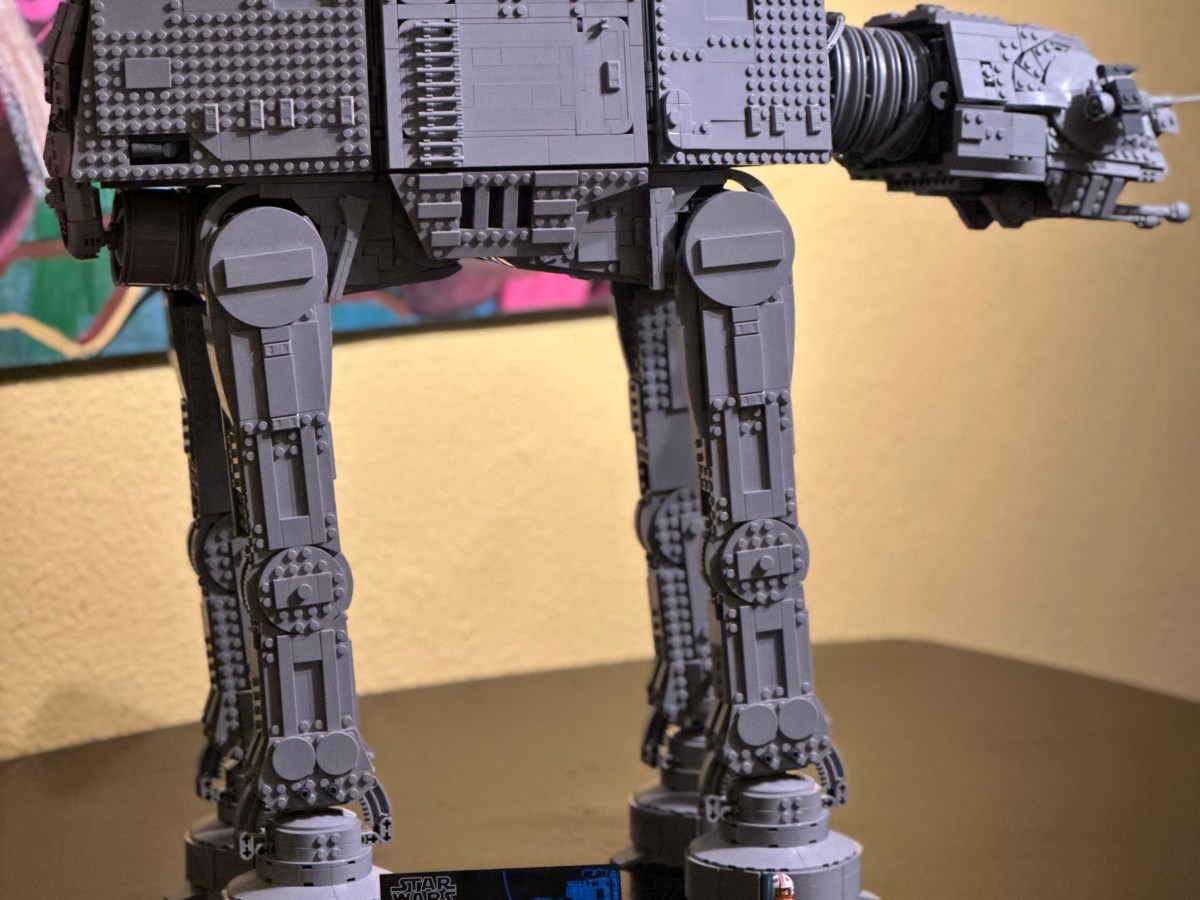 UCS AT-AT